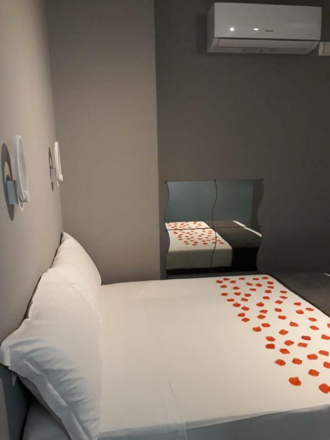 Living Bed And Breakfast Casoria Bagian luar foto