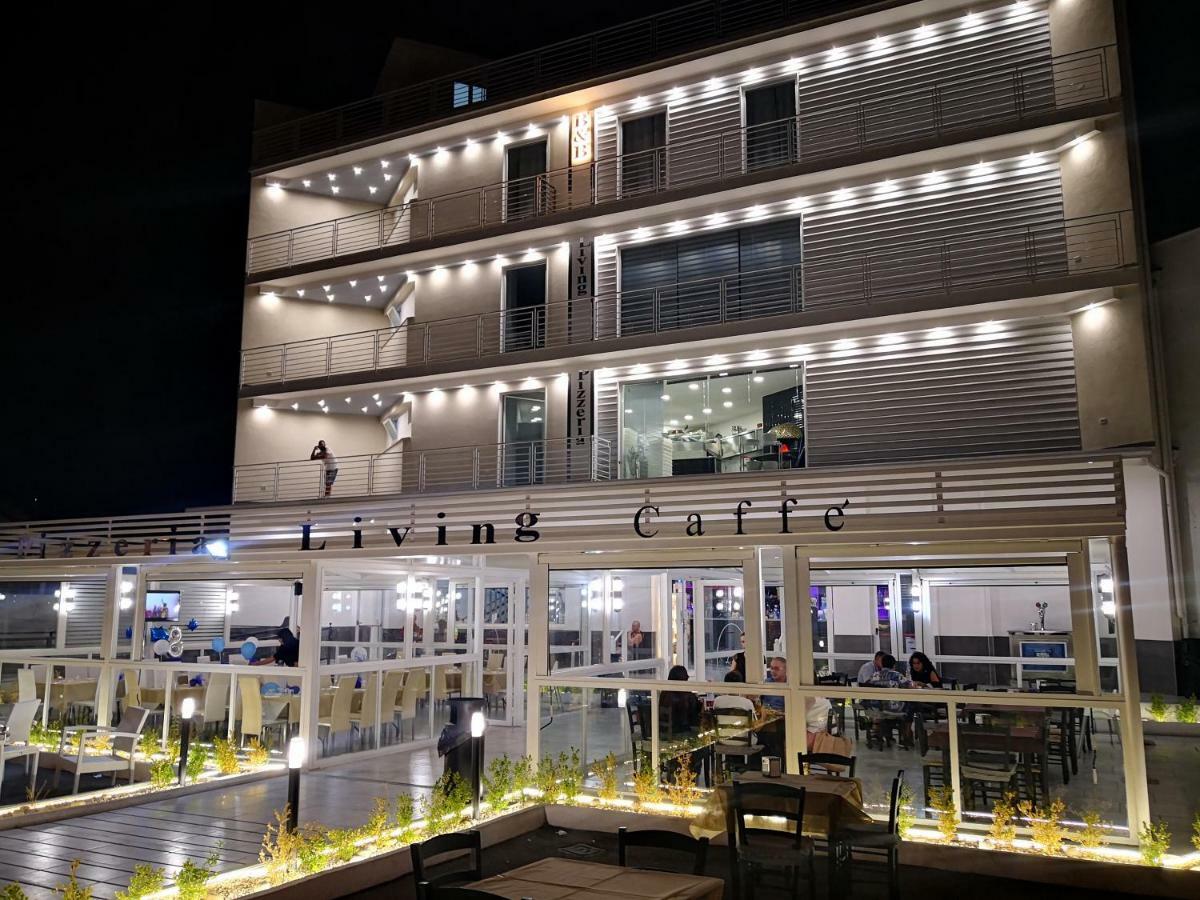 Living Bed And Breakfast Casoria Bagian luar foto