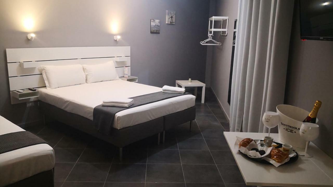 Living Bed And Breakfast Casoria Bagian luar foto